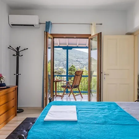 Lina Skopelos Town